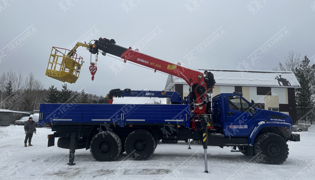 Автомобиль бортовой с КМУ ИТ-200 на шасси Урал NEXT 4320-72Е5Г38 (Евро-5)