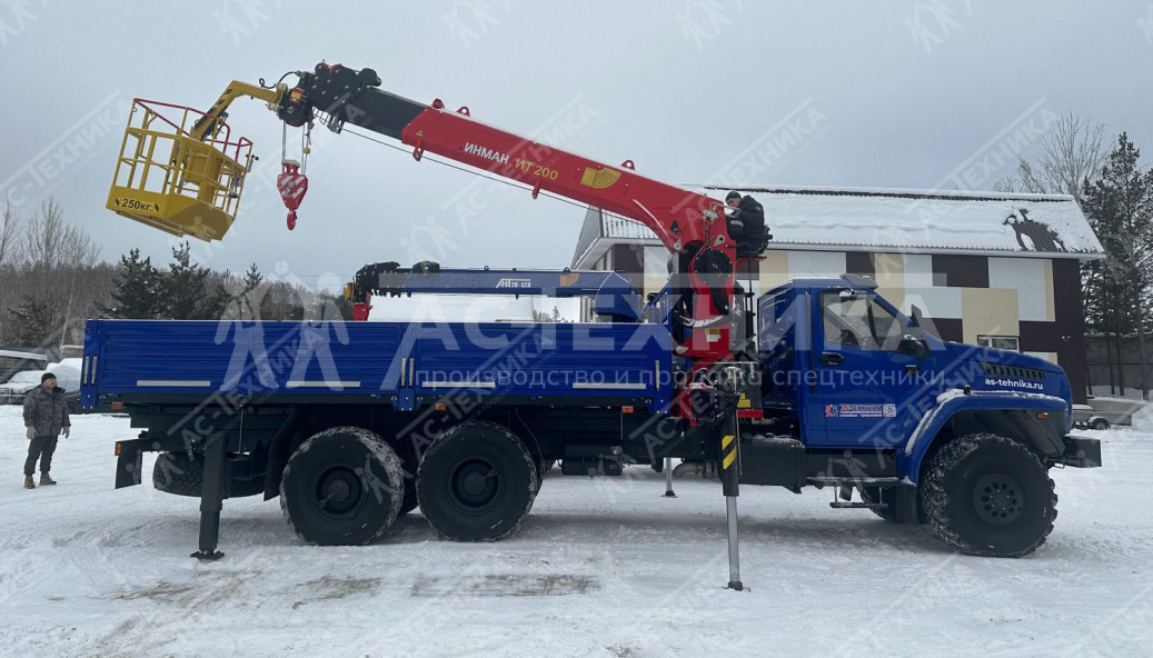 Автомобиль бортовой с КМУ ИТ-200 на шасси Урал NEXT 4320-72Е5Г38 (Евро-5)