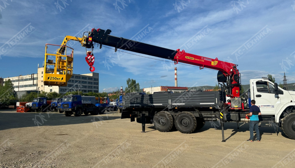 Автомобиль бортовой с КМУ ИТ-200 на шасси Урал NEXT 4320-72Е5Г38 (Евро-5)