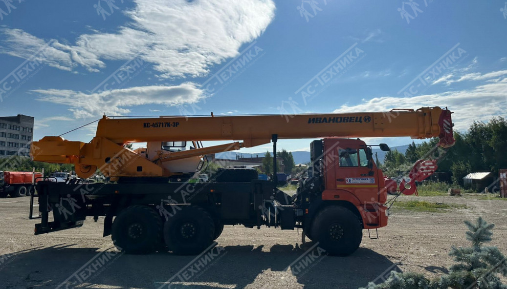 Автокран ИВАНОВЕЦ КС-45717К-3Р на шасси КАМАЗ 43118-50 (Евро-5)