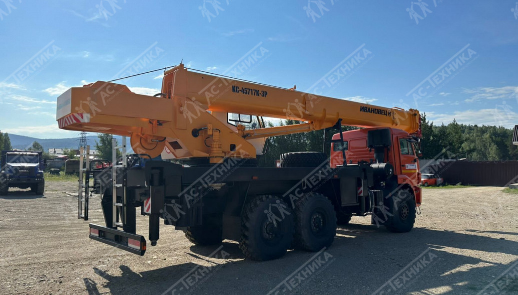 Автокран ИВАНОВЕЦ КС-45717К-3Р на шасси КАМАЗ 43118-50 (Евро-5)