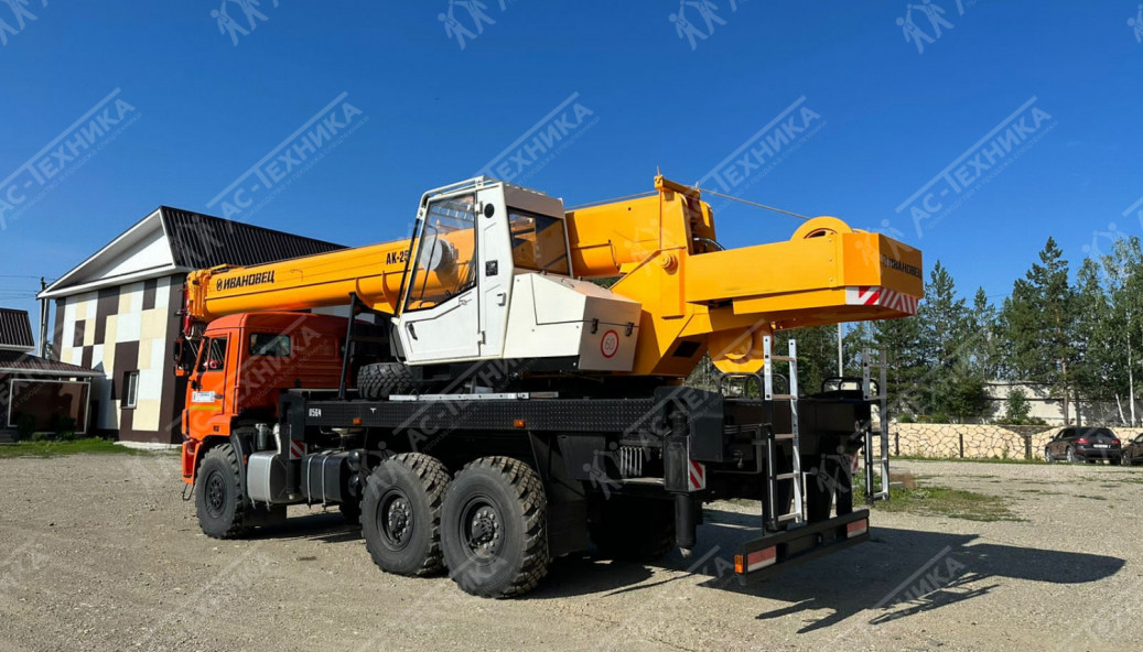 Автокран ИВАНОВЕЦ КС-45717К-3Р на шасси КАМАЗ 43118-50 (Евро-5)