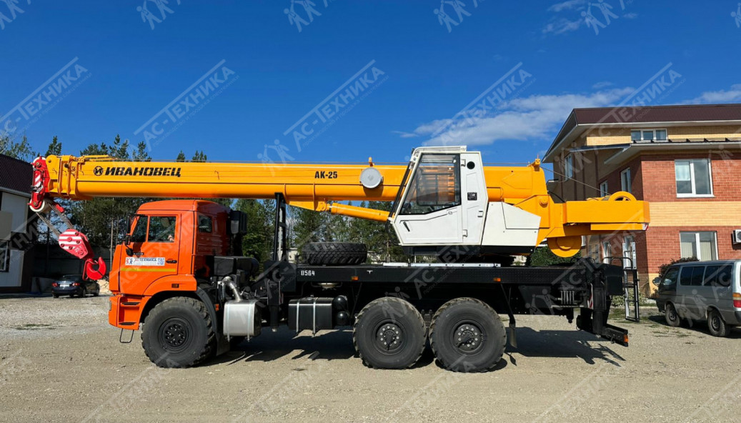 Автокран ИВАНОВЕЦ КС-45717К-3Р на шасси КАМАЗ 43118-50 (Евро-5)