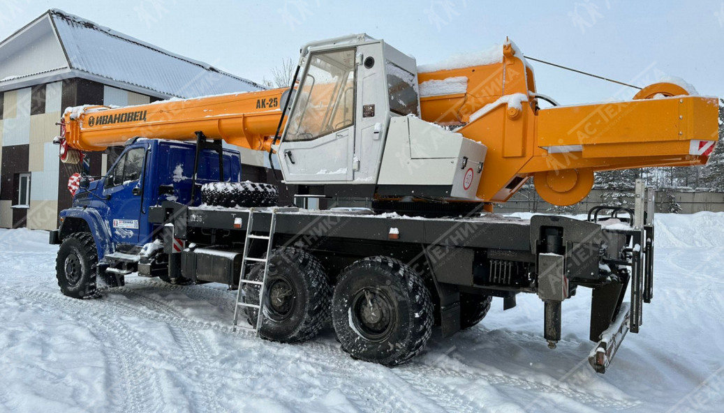 Автокран ИВАНОВЕЦ КС-45717-2Р на шасси УРАЛ NEXT (Евро-5)