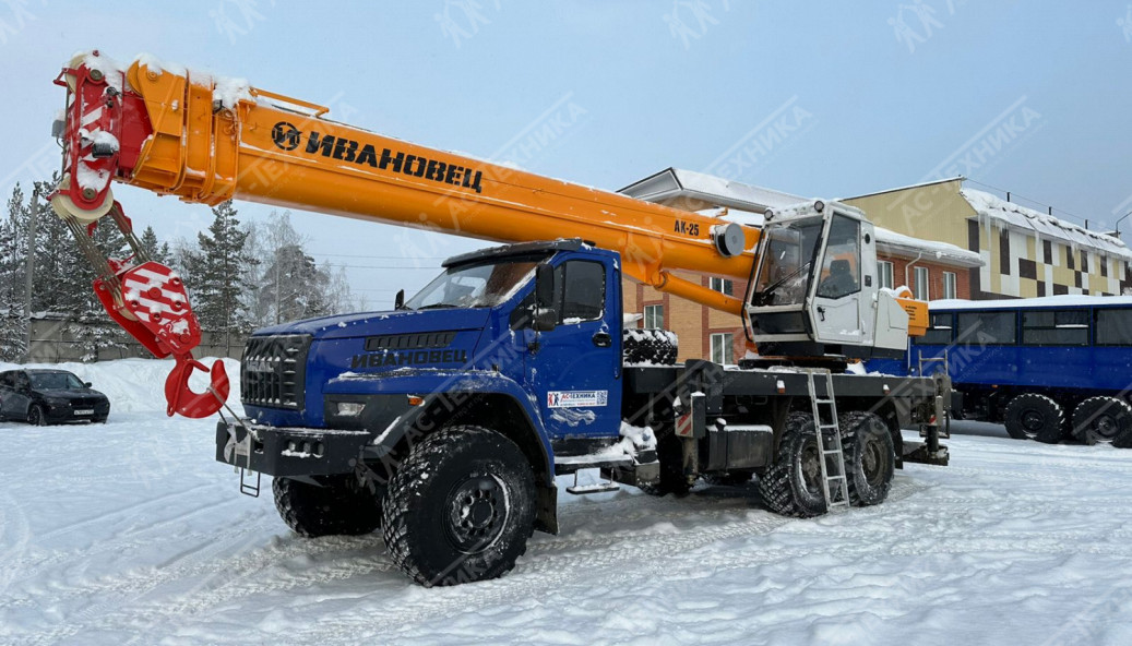 Автокран ИВАНОВЕЦ КС-45717-2Р на шасси УРАЛ NEXT (Евро-5)