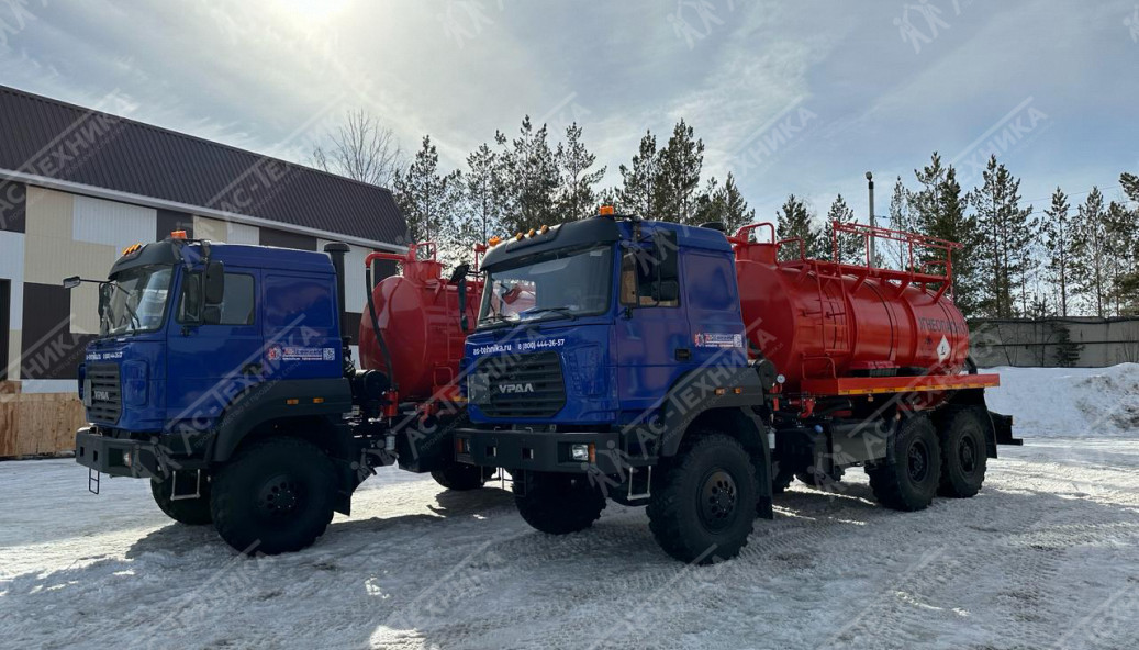 Автоцистерна АКН-10 на шасси УРАЛ 4320-80 (насос КО-510)