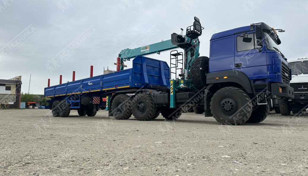 Седельный тягач Урал 44202-3511-82 с КМУ HLC-7016