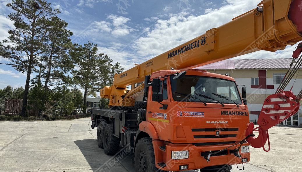 Автокран ИВАНОВЕЦ КС-45717К-3Р на шасси КАМАЗ 43118-50 (КПП-154)