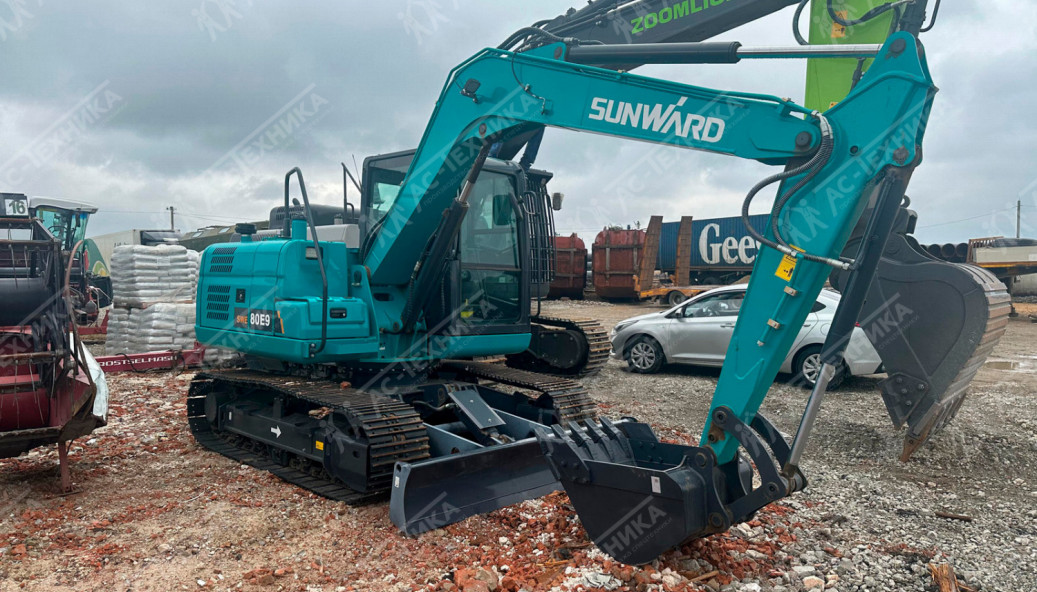 Гусеничный экскаватор SUNWARD SWE80E9