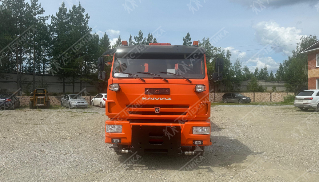 КДМ на шасси КамАЗ 65115-3052-48 (с поливомоечным оборудованием)