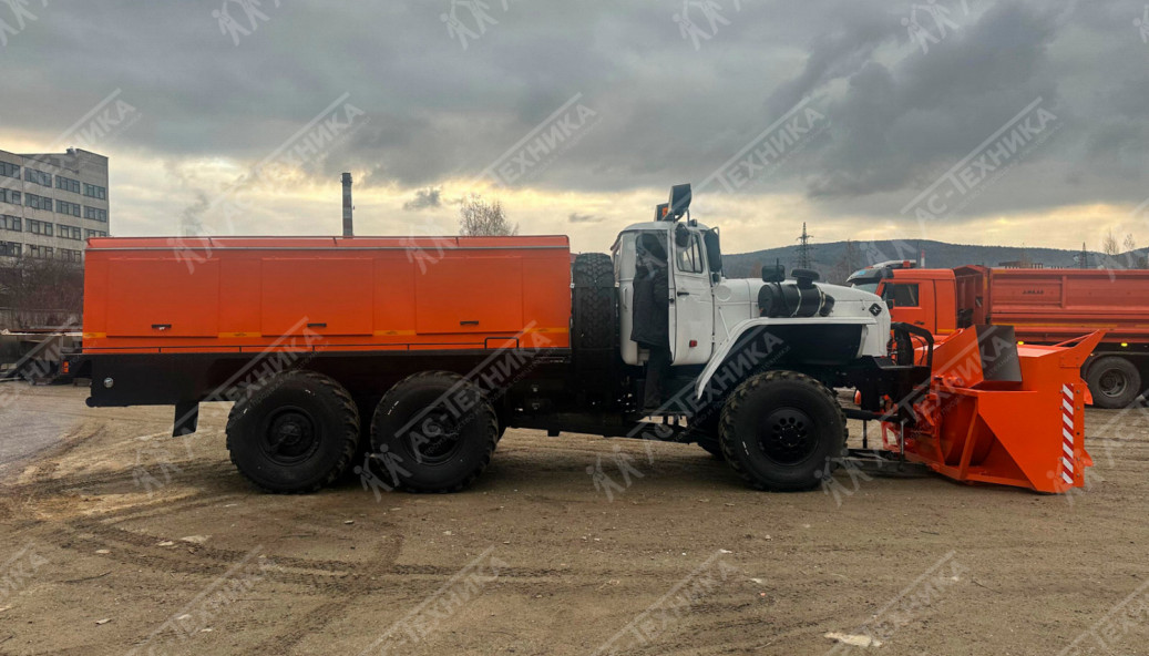 Шнекороторный снегоочиститель на шасси Урал 4320-60Е5