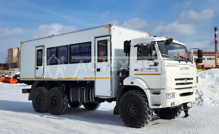 Вахтовый автобус с грузовым отсеком КАМАЗ 43118-50 (20 мест) (Евро-5)