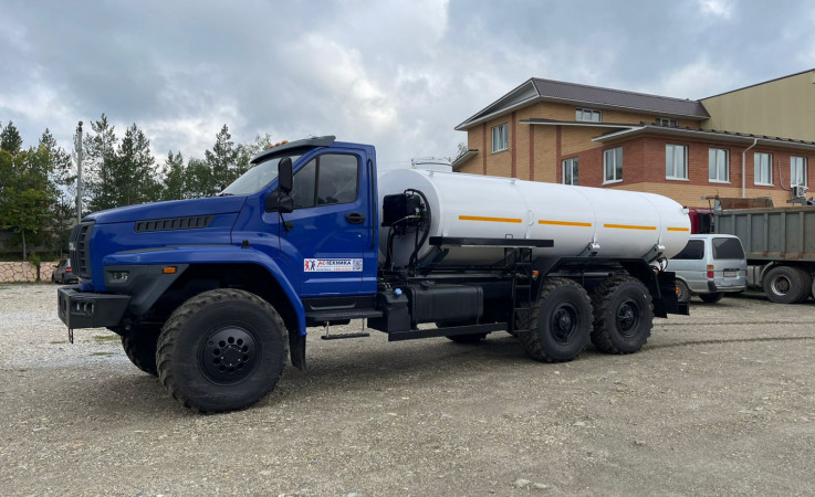 Автоцистерна пищевая АЦПТ-9,5 на Урал NEXT 4320-6952-72Е5 (Евро-5)