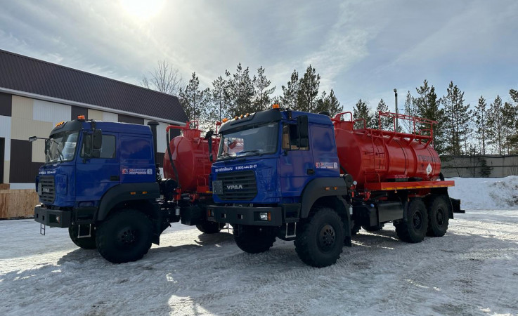 Автоцистерна АКН-10 на шасси УРАЛ 4320-80 (насос КО-510)