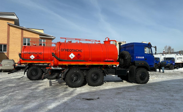 Автоцистерна АКН-10 на шасси УРАЛ 4320-80 (насос PNR-124D)