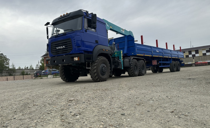 Седельный тягач Урал 44202-3511-82 с КМУ HLC-7016