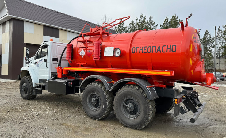 Автоцистерна АКН-10 на шасси Урал NEXT 4320-74Е5 (насос КО-505А)