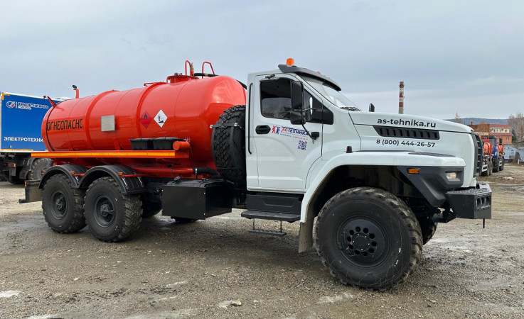 Автоцистерна АКН-10 на шасси Урал NEXT 4320-74Е5 (насос КО-505А)