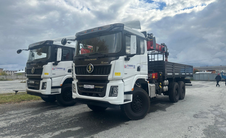 Автомобиль бортовой с КМУ Инман ИТ-150 на шасси SHACMAN SX32586V385