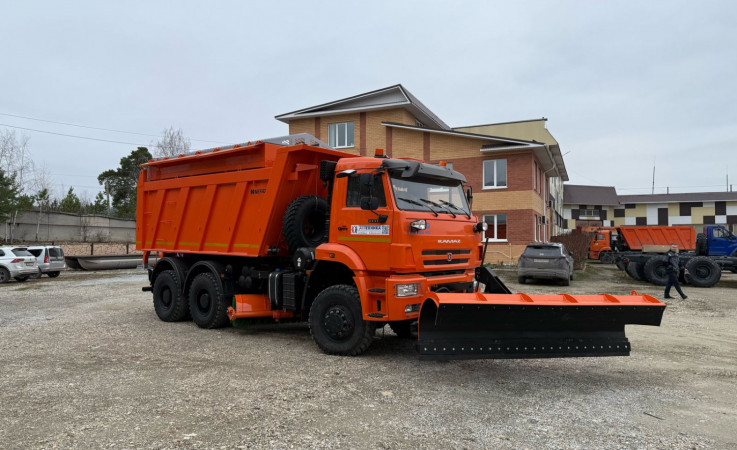 КДМ на шасси КАМАЗ 6522