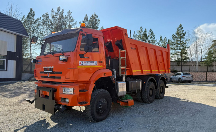 КДМ с поливомоечным оборудованием на шасси КАМАЗ 6522 