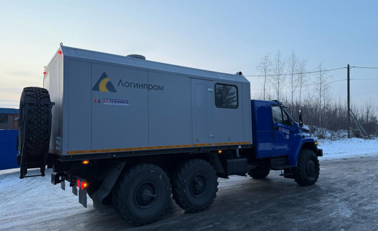 ППУА 1600/100 на шасси Урал NEXT 4320-74Е5 (насос 1,1 ПТ25, спальник)