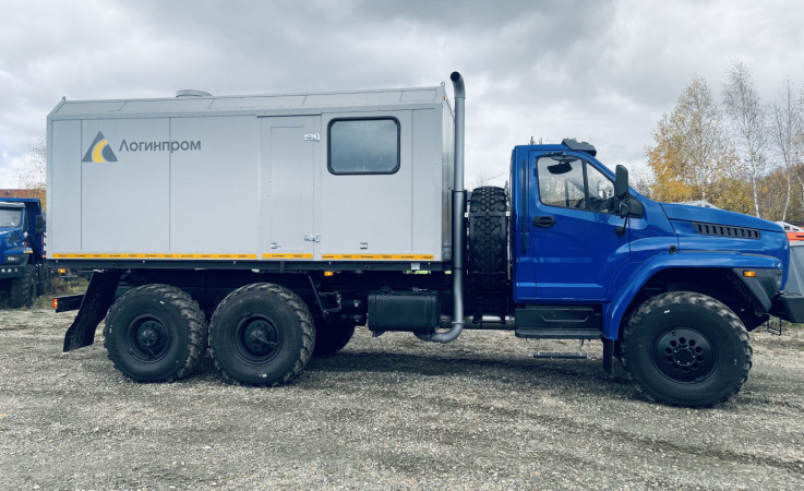ППУА 1600/100 на шасси Урал NEXT 4320-72 (насос Interpump T1750)
