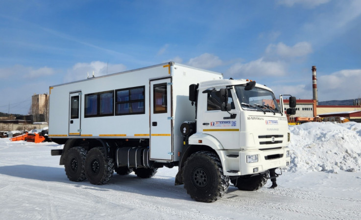 Вахтовый автобус с грузовым отсеком КАМАЗ 43118-50 (20 мест) (Евро-5)